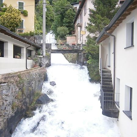 Casa In Riva Al Lago Varenna Exterior photo