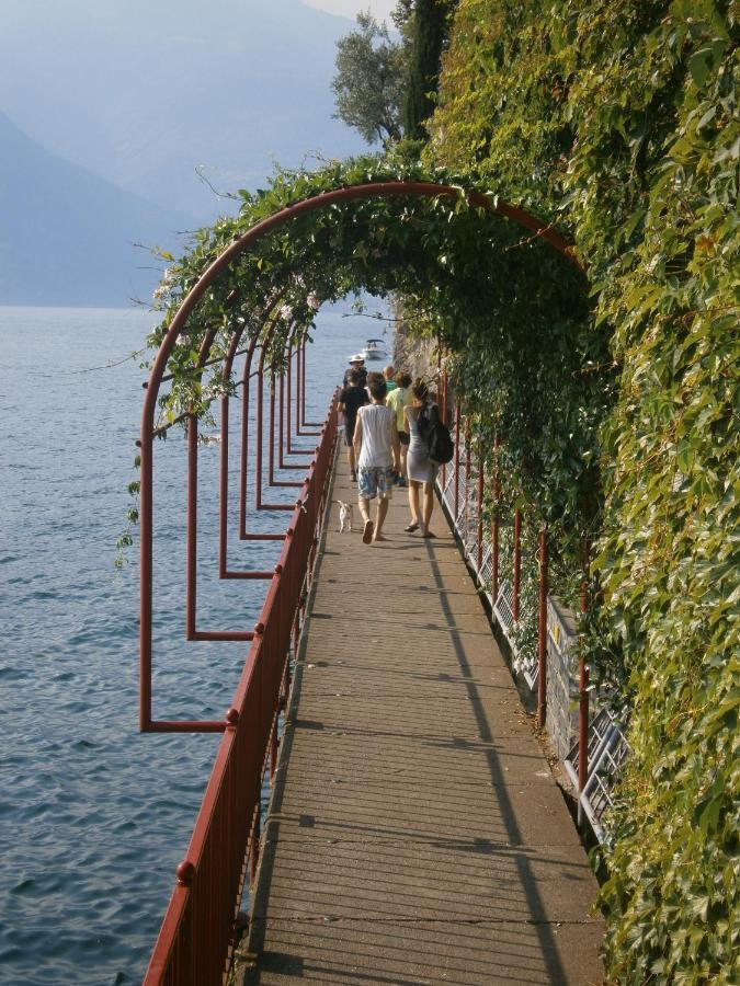 Casa In Riva Al Lago Varenna Exterior photo