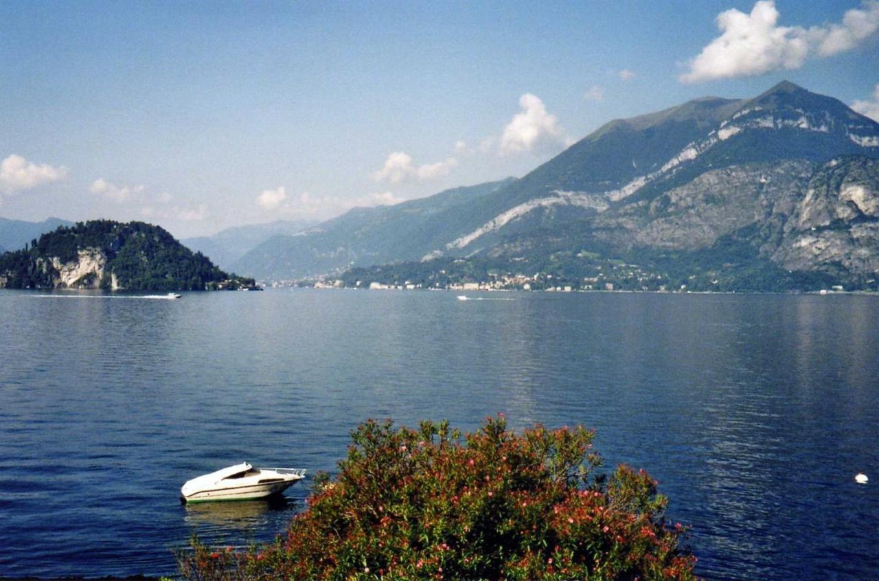 Casa In Riva Al Lago Varenna Exterior photo