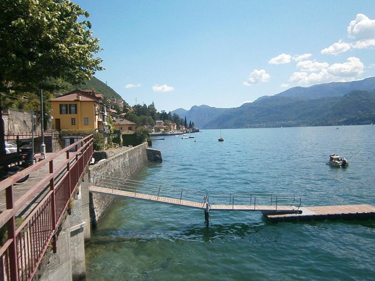 Casa In Riva Al Lago Varenna Exterior photo